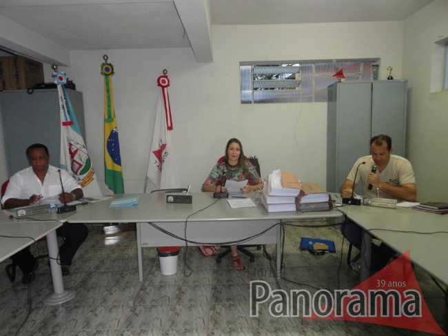 Imagem da notícia: MESA DIRETORA REELEITA